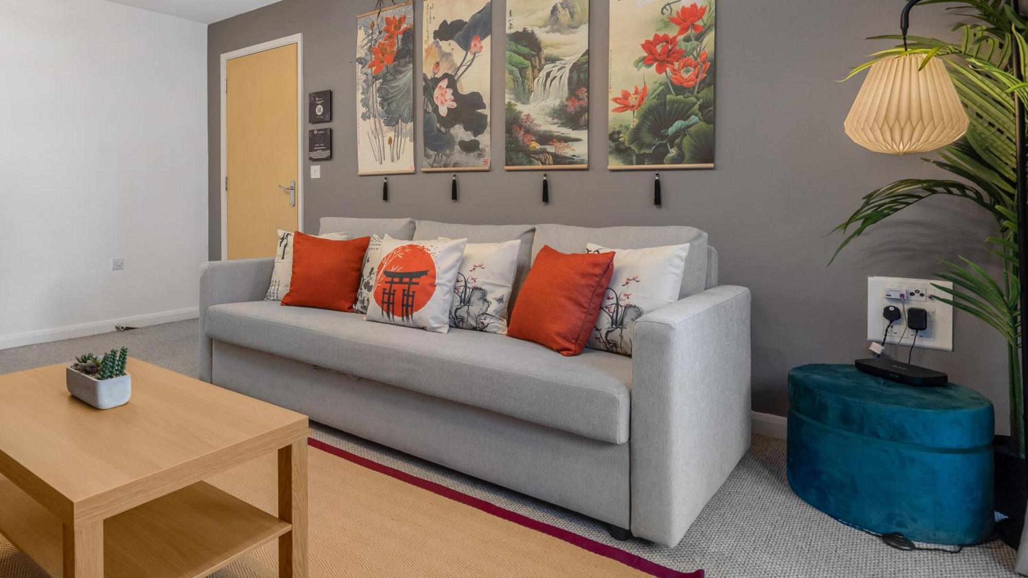 Japanese Lantern With Free Park, Netfix, 75 Inch Tv, Games - City Centre Birmingham Luaran gambar
