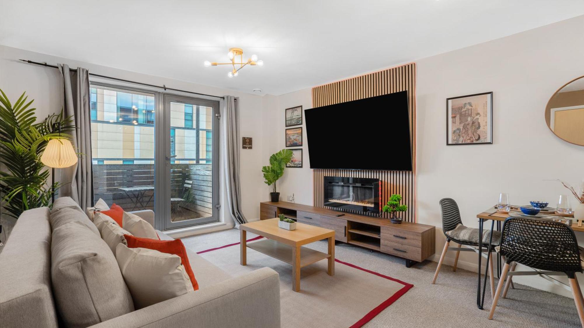 Japanese Lantern With Free Park, Netfix, 75 Inch Tv, Games - City Centre Birmingham Luaran gambar